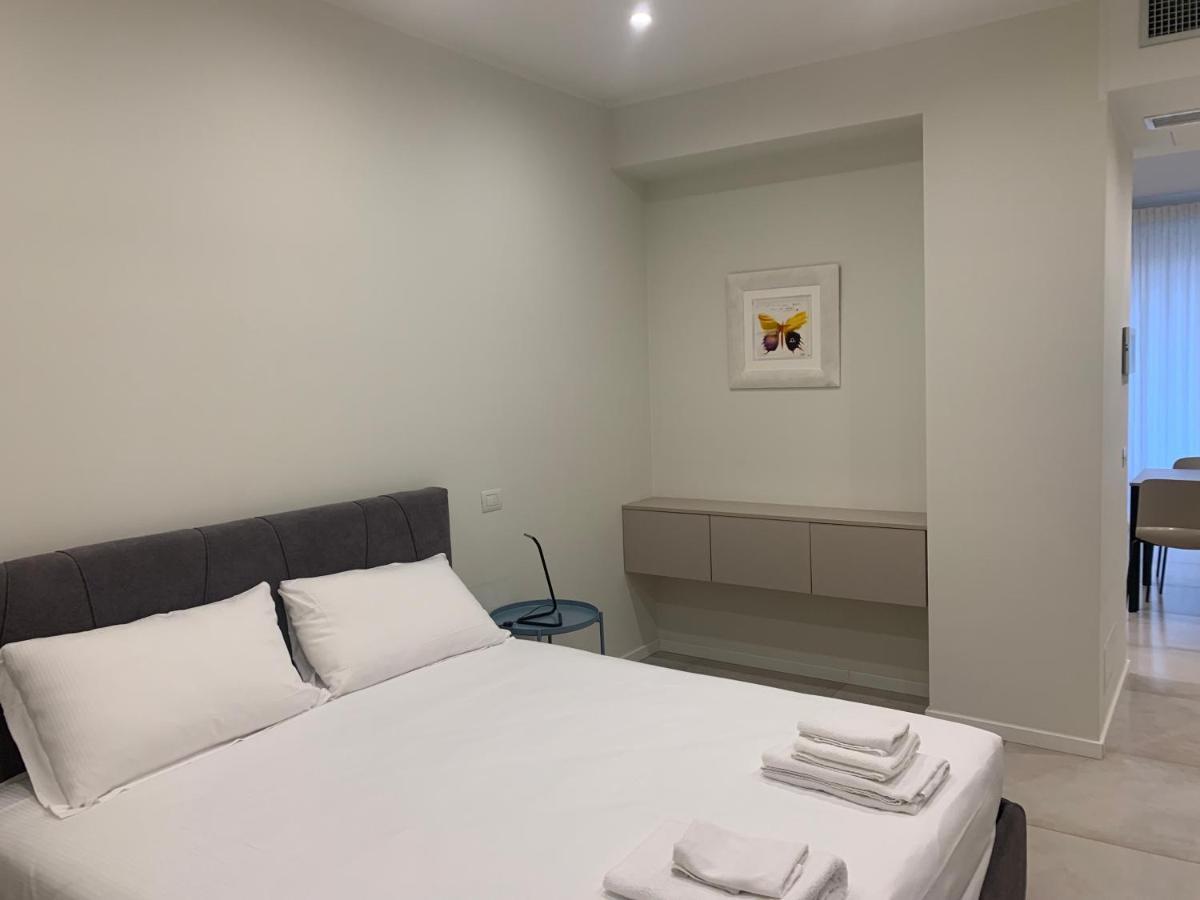Casa Vacanze Residence Ideale Suites And Apartments อาลัสซิโอ ภายนอก รูปภาพ
