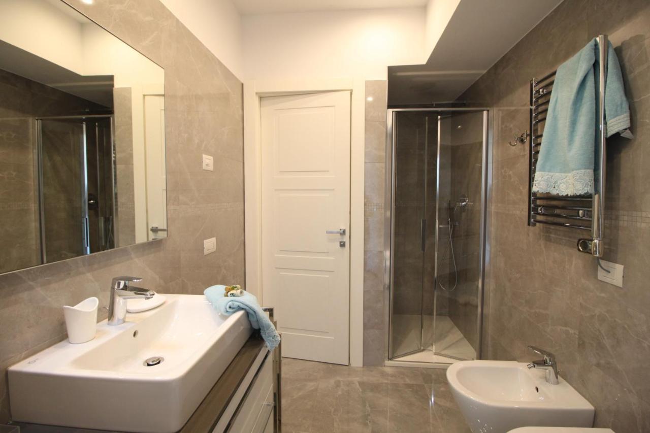 Casa Vacanze Residence Ideale Suites And Apartments อาลัสซิโอ ภายนอก รูปภาพ