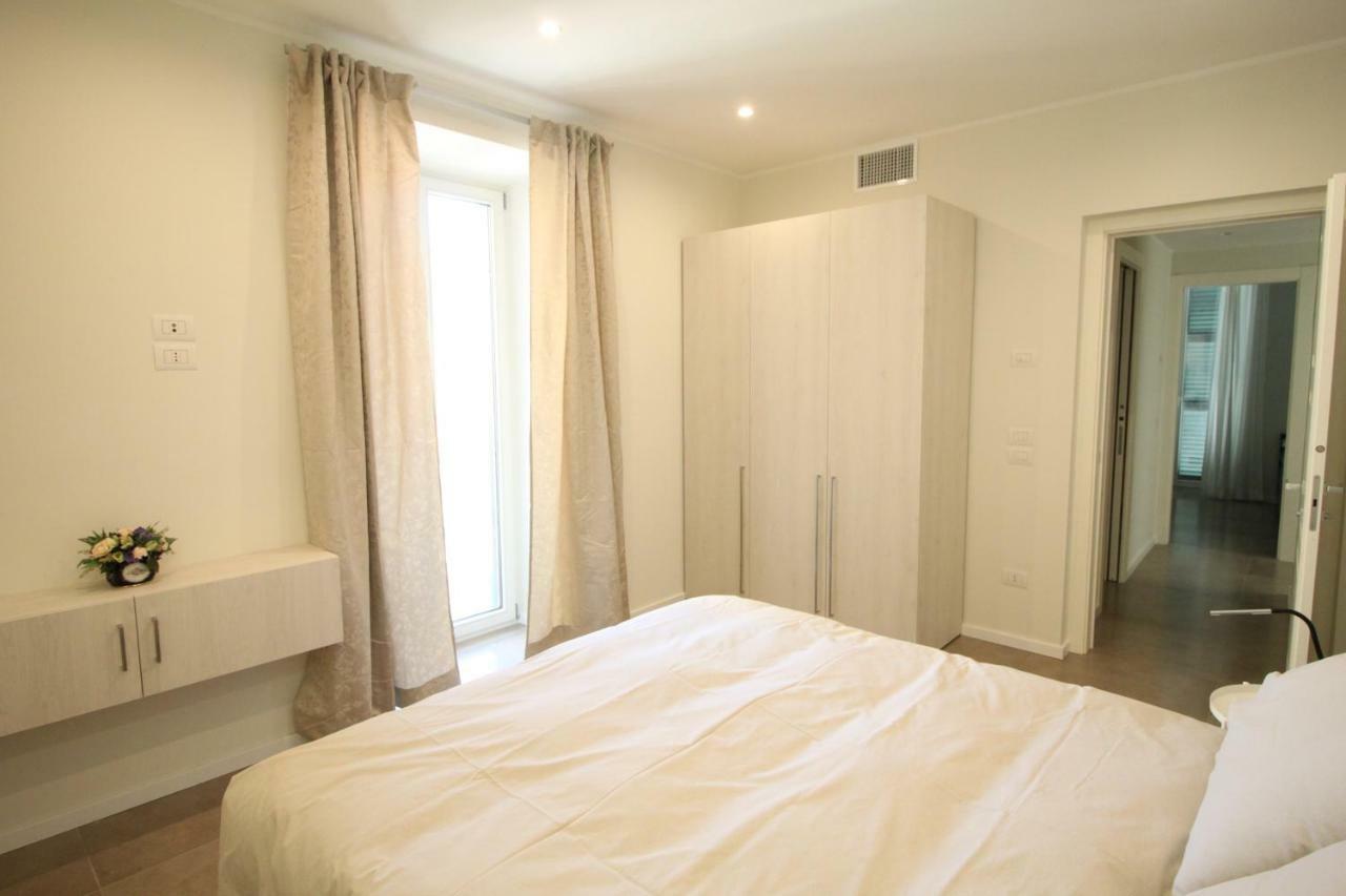 Casa Vacanze Residence Ideale Suites And Apartments อาลัสซิโอ ภายนอก รูปภาพ