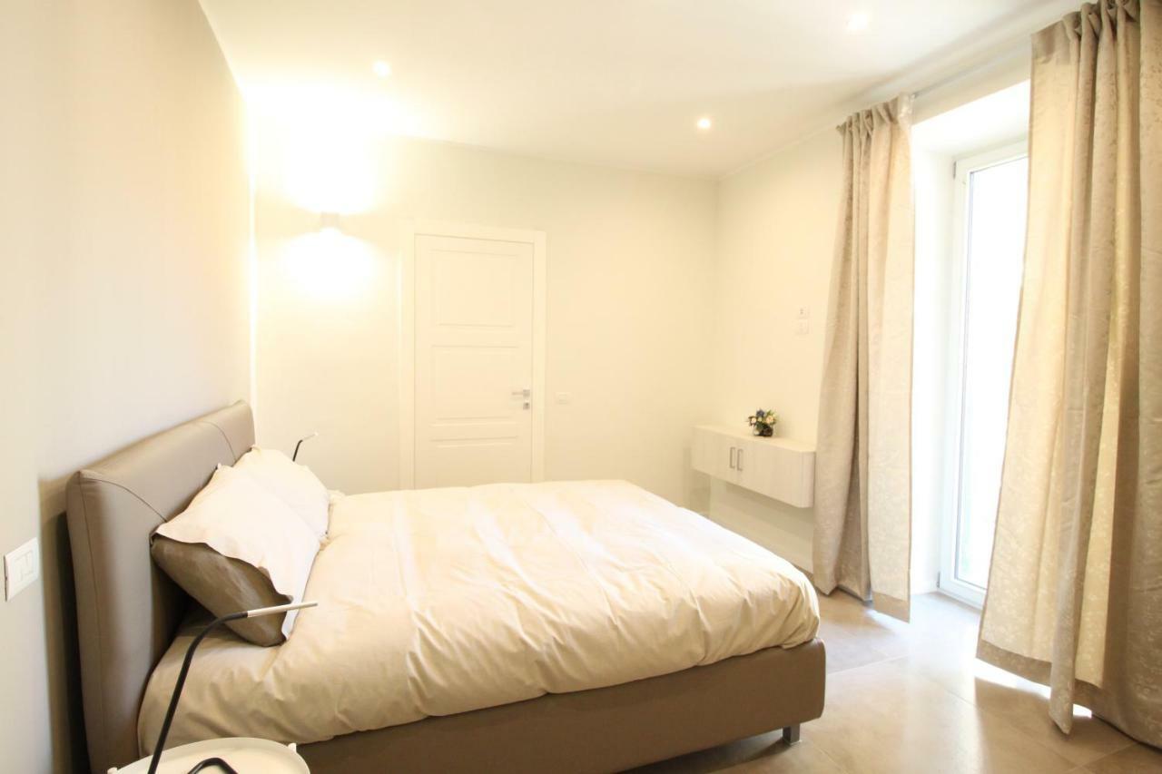 Casa Vacanze Residence Ideale Suites And Apartments อาลัสซิโอ ภายนอก รูปภาพ